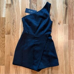 NWT New DO+BE Bottle Service Black Snake Skin One-Shoulder Skort Romper Sz S